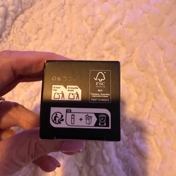 Huda Easy Bake Setting Spray New - Picture 3 of 4